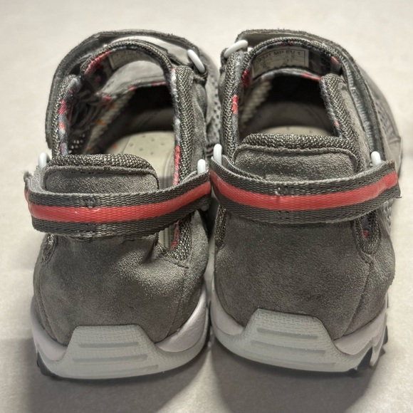 Women's Gray Sneakers - Picture 4 of 7